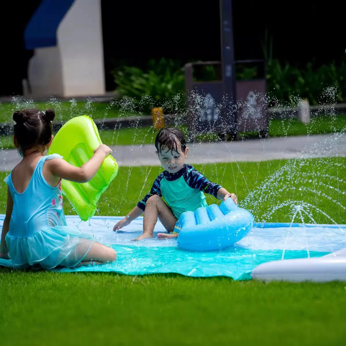 Summer Outdoor Home Water Play Whale Water Slide Water Toy Spray Slide for Two Children Outdoor Spray Pad